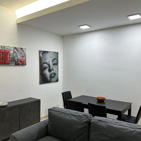 Modern Cenisio Apartment - Self Check-In & Parking Milano Eksteriør billede