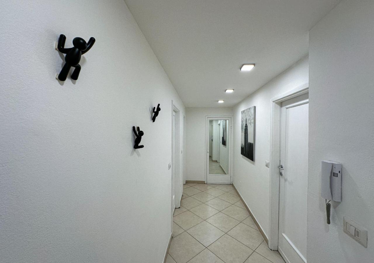 Modern Cenisio Apartment - Self Check-In & Parking Milano Eksteriør billede