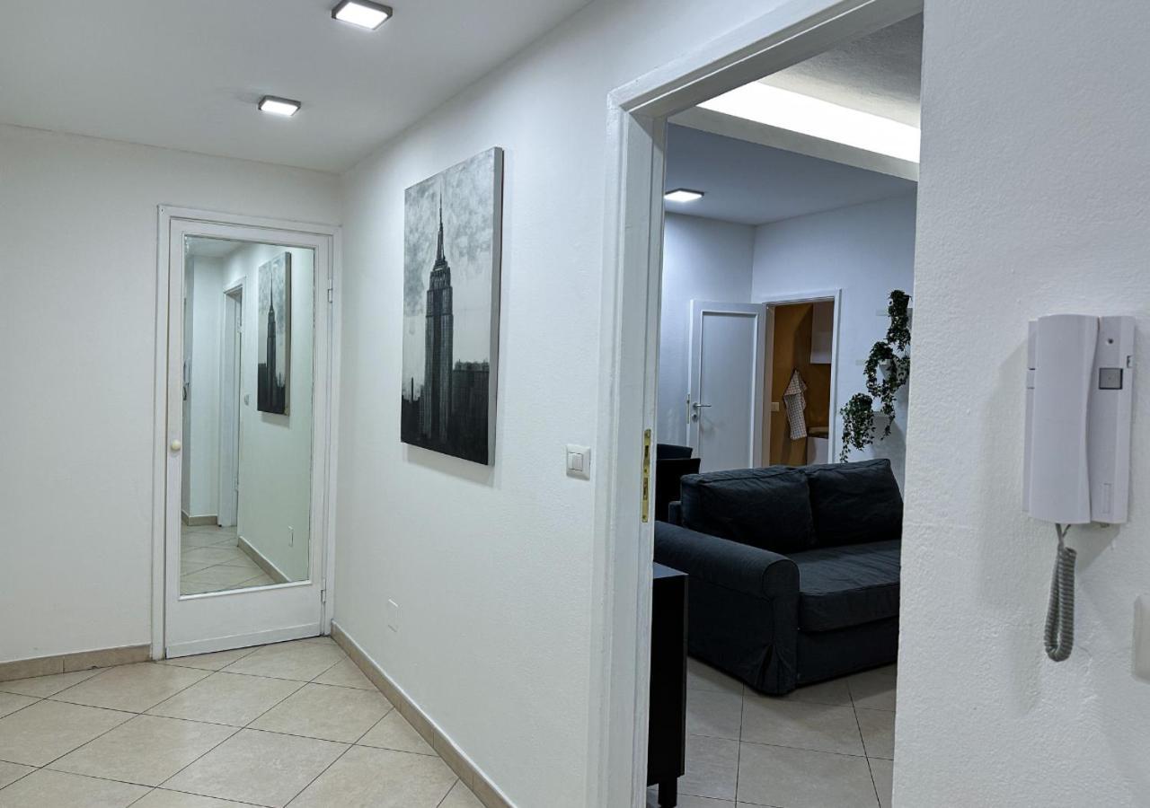 Modern Cenisio Apartment - Self Check-In & Parking Milano Eksteriør billede