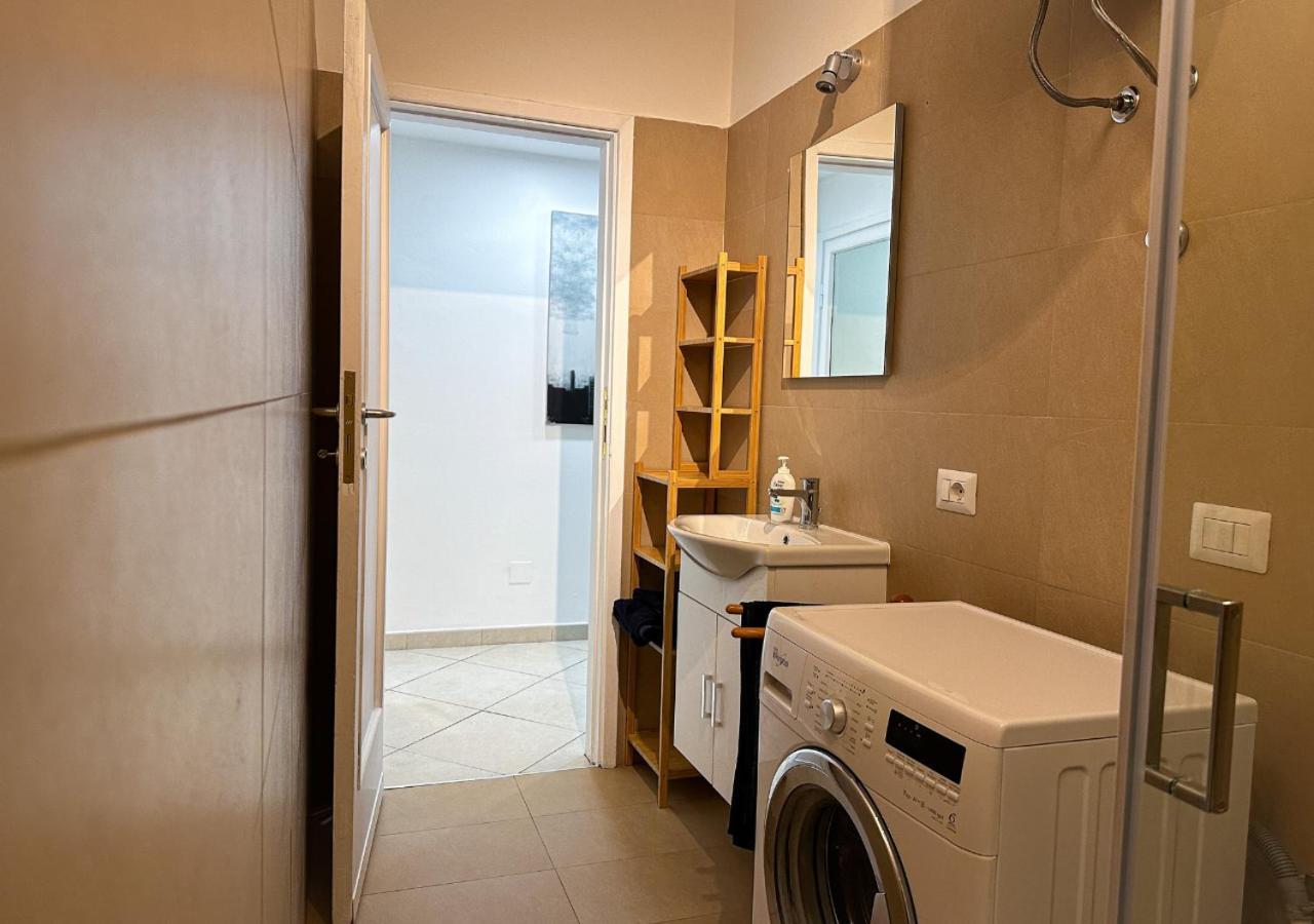 Modern Cenisio Apartment - Self Check-In & Parking Milano Eksteriør billede