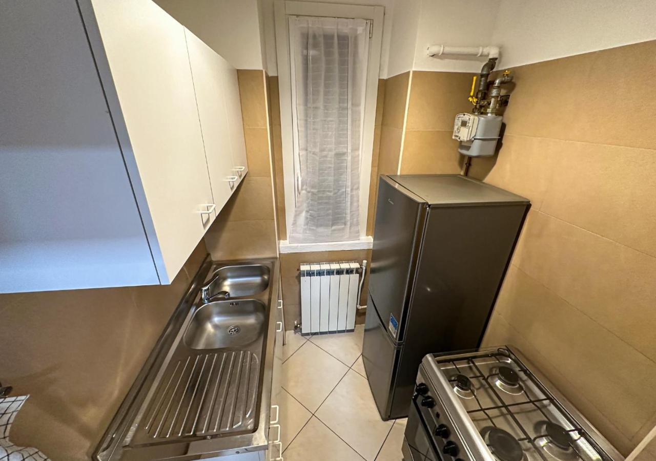 Modern Cenisio Apartment - Self Check-In & Parking Milano Eksteriør billede